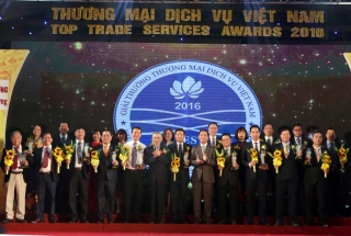 Tổng Công ty 28 và chủ tịch kiêm Tổng giám đốc Nguyễn Văn Hùng cùng 102 doanh nghiệp, doanh nhân trên cả nước được trao giải Thương mại dịch vụ xuất sắc năm 2016